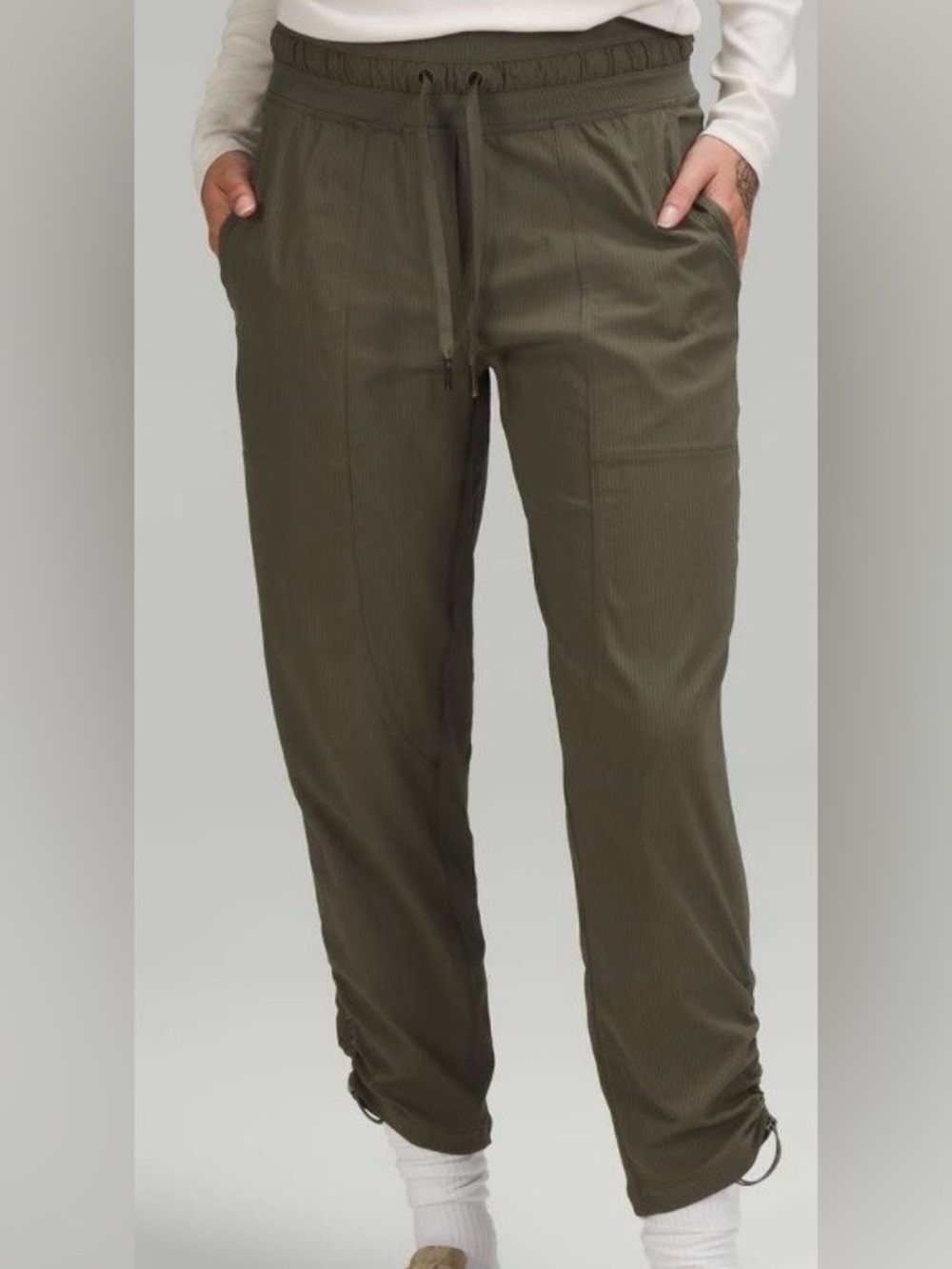 Lululemon Dance Studio Mid-Rise Cropped Pants in Army Green | Size 4
